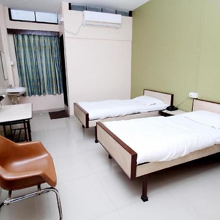 Hotel Gomatgiri Aurangabad  Eksteriør billede