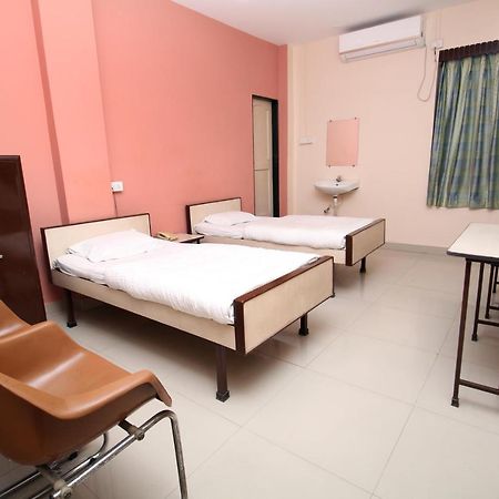 Hotel Gomatgiri Aurangabad  Eksteriør billede