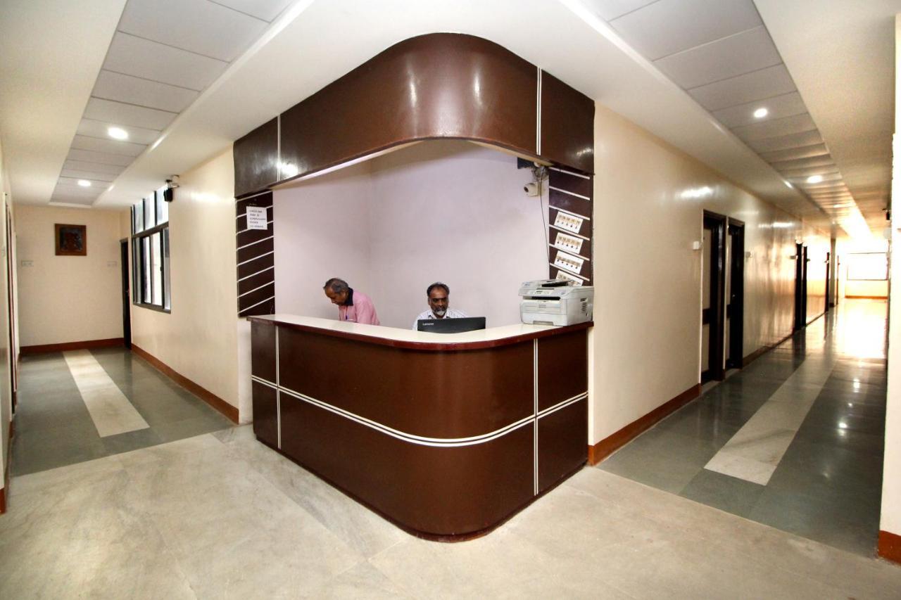 Hotel Gomatgiri Aurangabad  Eksteriør billede