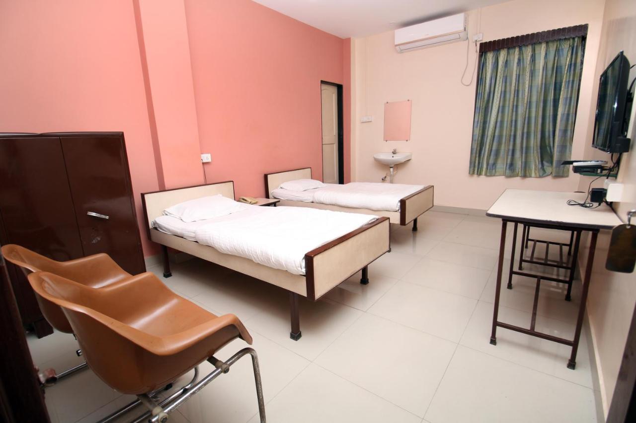 Hotel Gomatgiri Aurangabad  Eksteriør billede