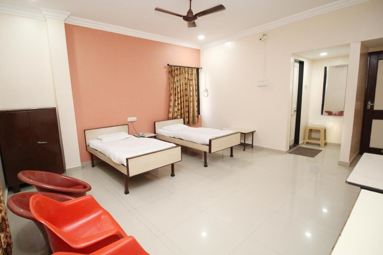 Hotel Gomatgiri Aurangabad  Eksteriør billede
