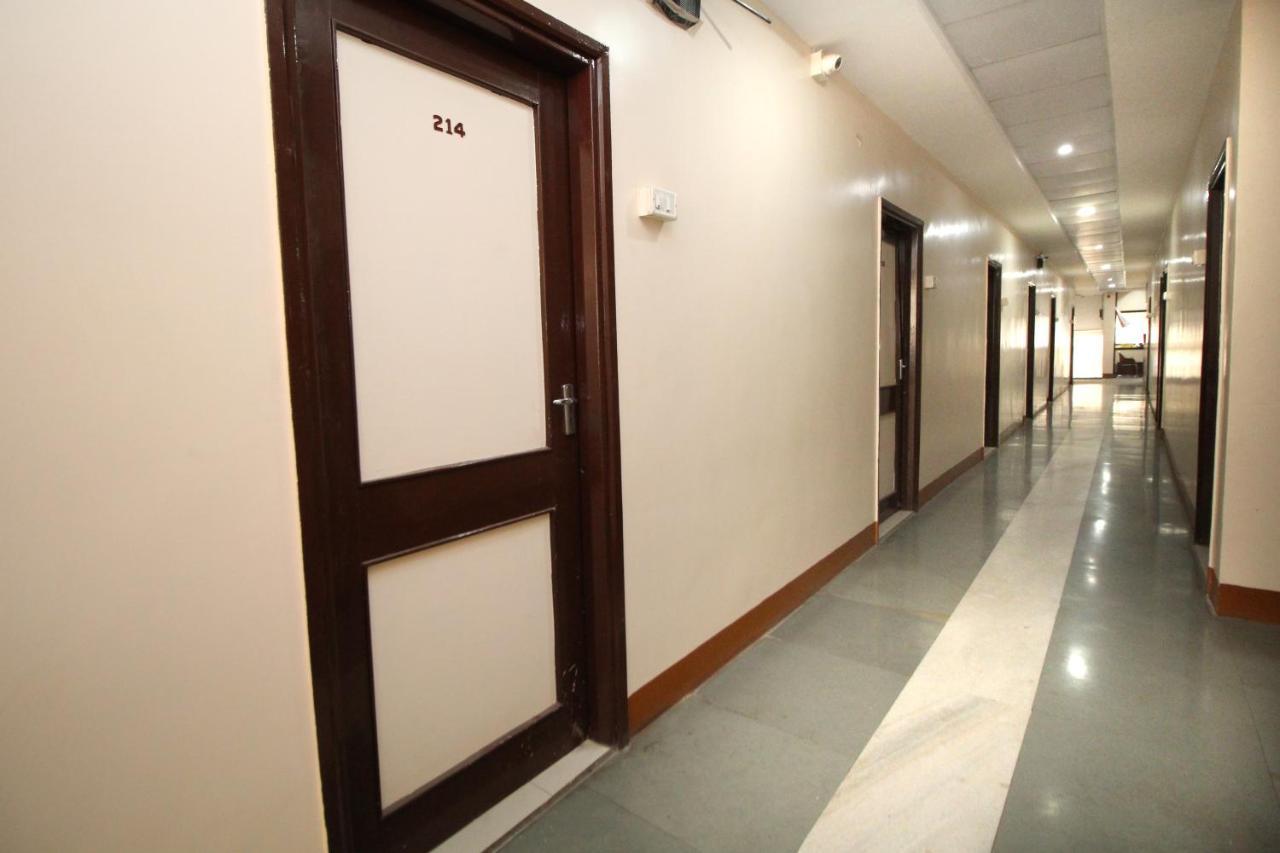 Hotel Gomatgiri Aurangabad  Eksteriør billede