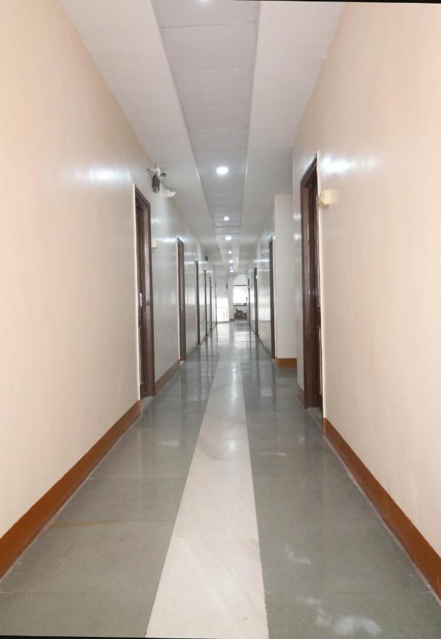 Hotel Gomatgiri Aurangabad  Eksteriør billede